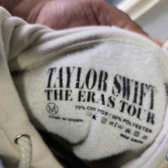 Taylor Swift The Eras Tour Official Hoodie – Size Medium, Cream - Picture 7 of 7